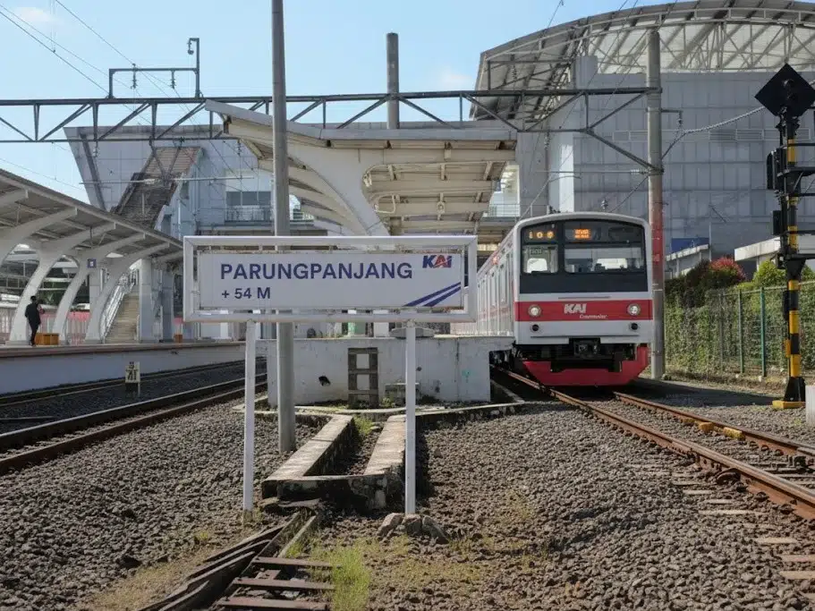 stasiun parung panjang​